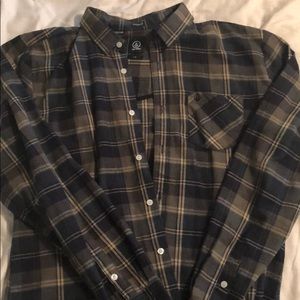 Volcom button down